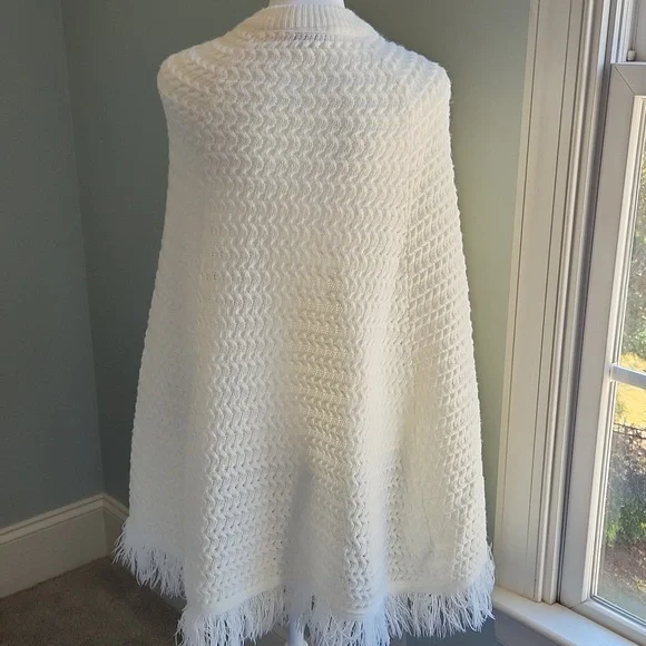 Vintage Ivory Knit Poncho with Gold Buttons - Picture 5 of 7